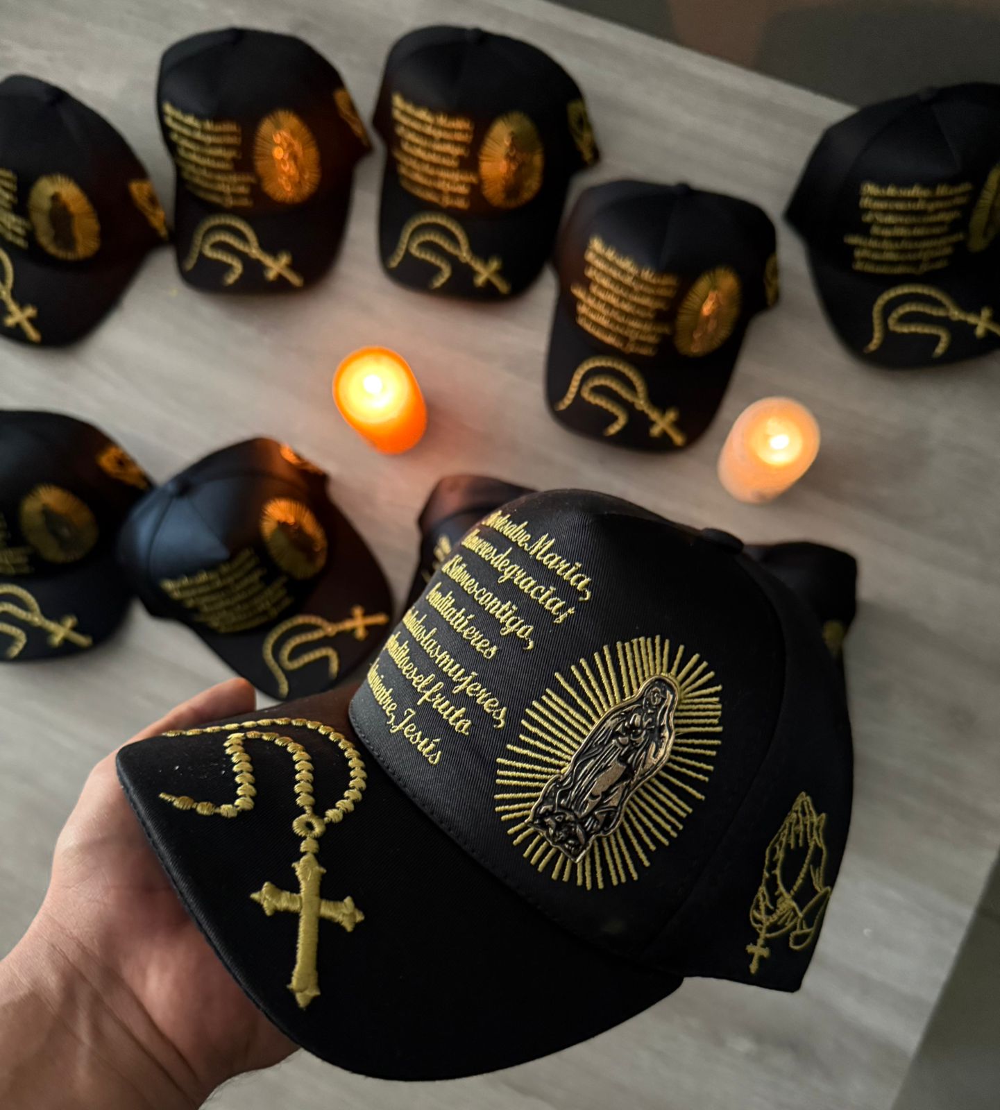 Miniatura 2 de Gorra Virgen Oracion